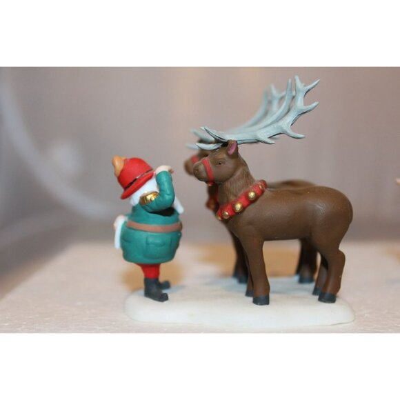 Dept 56 North Pole Village - Reindeer Training Camp soi2023 - Picture 3 of 9